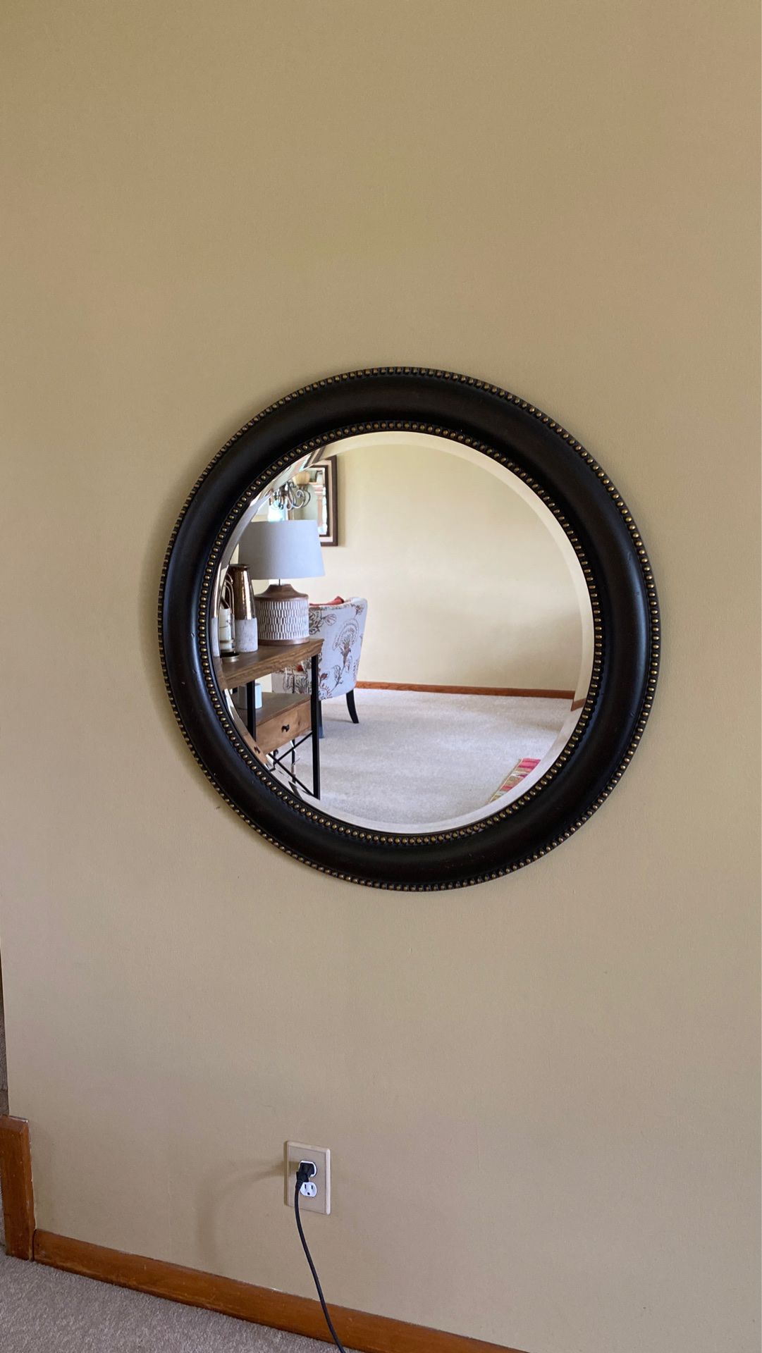 Wall mirror