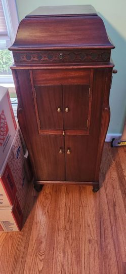 Victrola talking machine