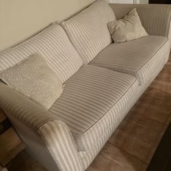Couch With Pull Out Bed
