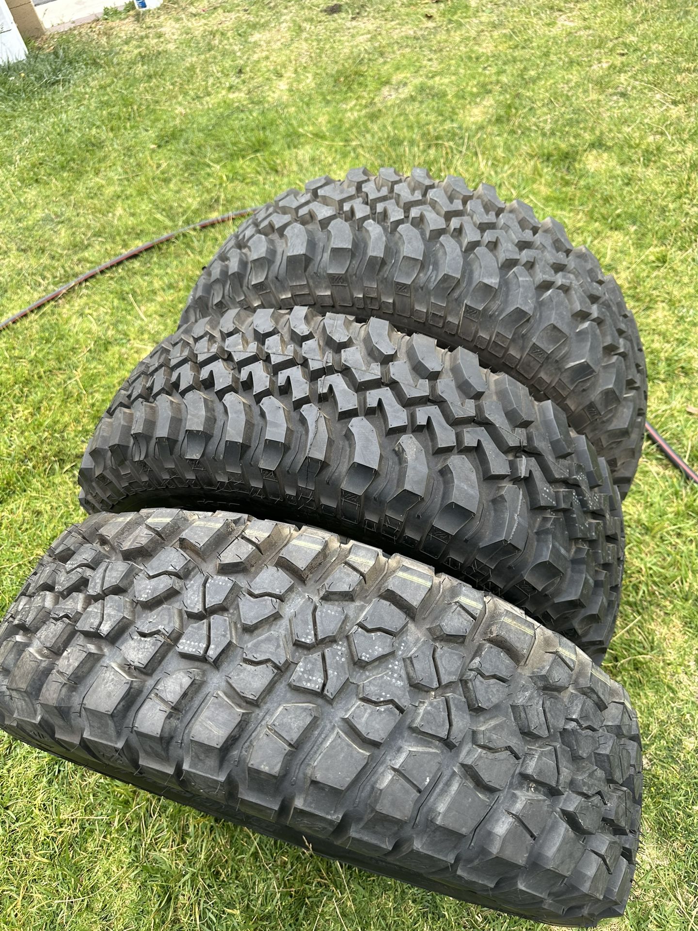 LT255-75-R17” Bfgoodrich Mud Terrain Tires