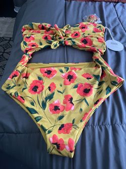 New Women’s Designer One-Piece Swimsuit – Medium – NWT