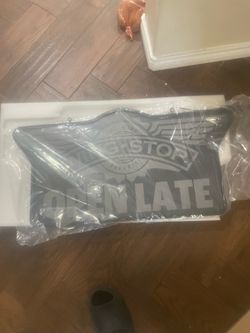 Wingstop signs brand new