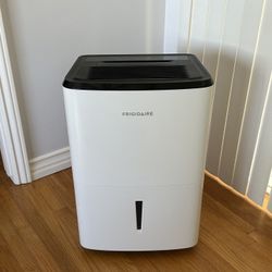 Dehumidifier FRIGIDAIRE Model FFAD3533W1