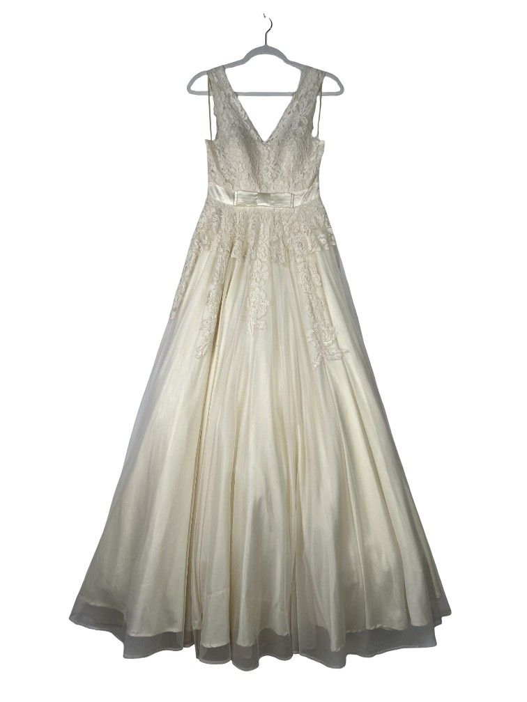 Mod Cloth Lace Wedding Dress SZ SMALL