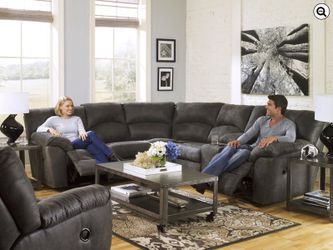 New Reclining Sectional Set