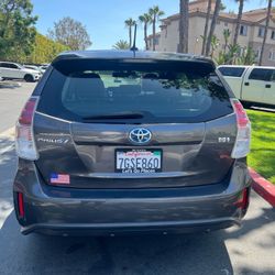  Toyota Prius V