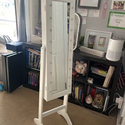 Jewelry Stand w/ Mirror