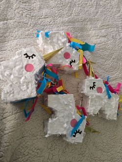 Mini piñatas - FREE