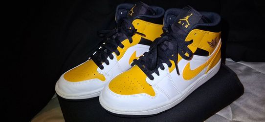 Air Jordan 1 Mid "University Gold" - Size 8