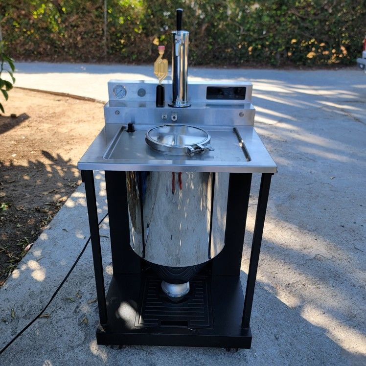 Vessi Fermentor And Kegerator 