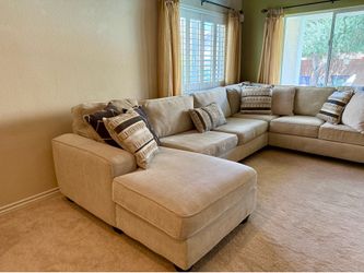 Large Beige Sectional Sofa with Chaise & Accent Pillows – Excellent Condition