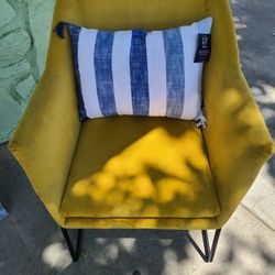 Beutiful Yellow Chair With Pillow 