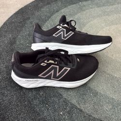 New Balance Sneakers Women’s 520 SIZE 9.5