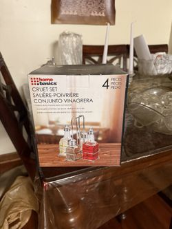 Cruet set