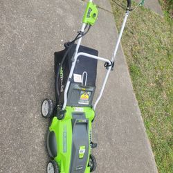 Lawn Mower - Brand Green Works 