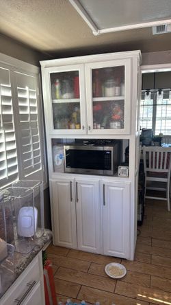 Moving pantry