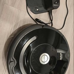 🤖 For Sale: iRobot Roomba Vacuum Cleaner, Good Condition