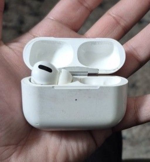 Earbud 2 Generation Only Case With Left One , 