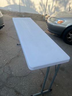 Folding tables