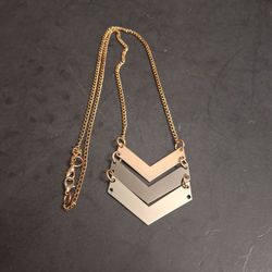 Chevron Style Goldtone Silvertone Gunmetal Pendant Necklace 25"