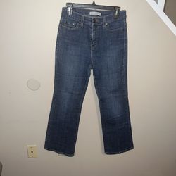 Levi Perfectly Slimming Jeans for Sale in Granite Falls, NC - OfferUp