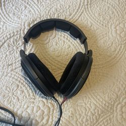Sennheiser HD 600 Headphones