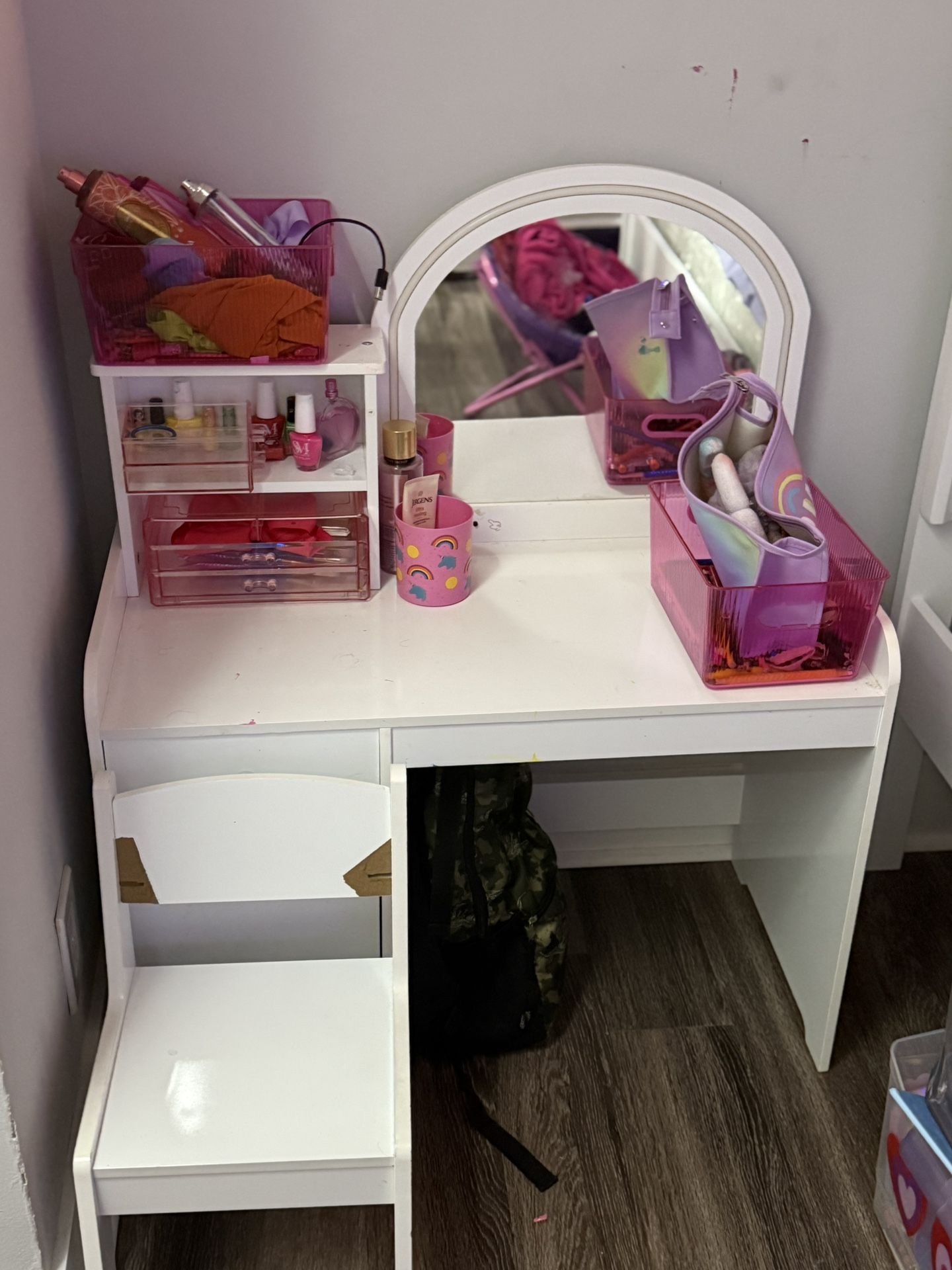 Girls Vanity Desk