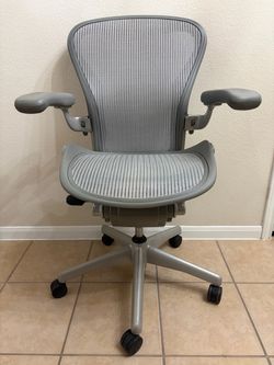 Full-loaded Herman Miller Aeron Classic size B chair