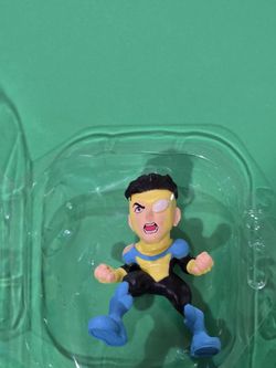 JANUARY 2025 BATTLE DAMAGED PHAT MOJO INVINCIBLE MARK GRAYSON 3" MINI FIGURES SERIES 1 FIGURINE