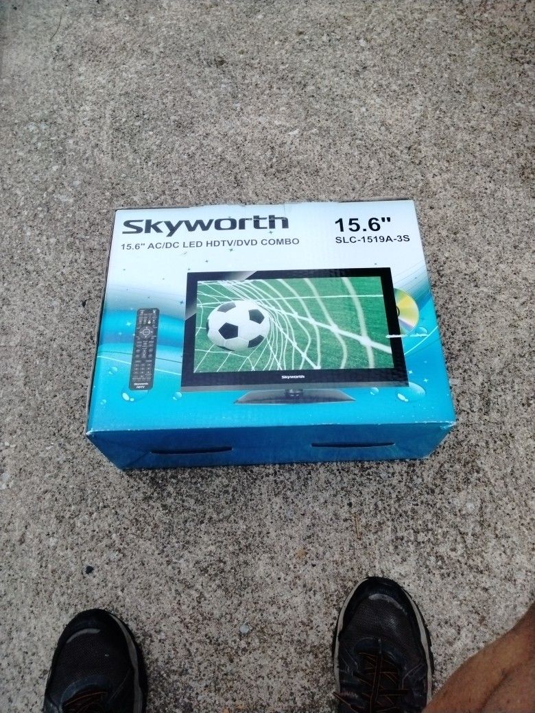 15.6 Inch AC/DC LED High Definition TV With DVD Combo Model Slc151983s