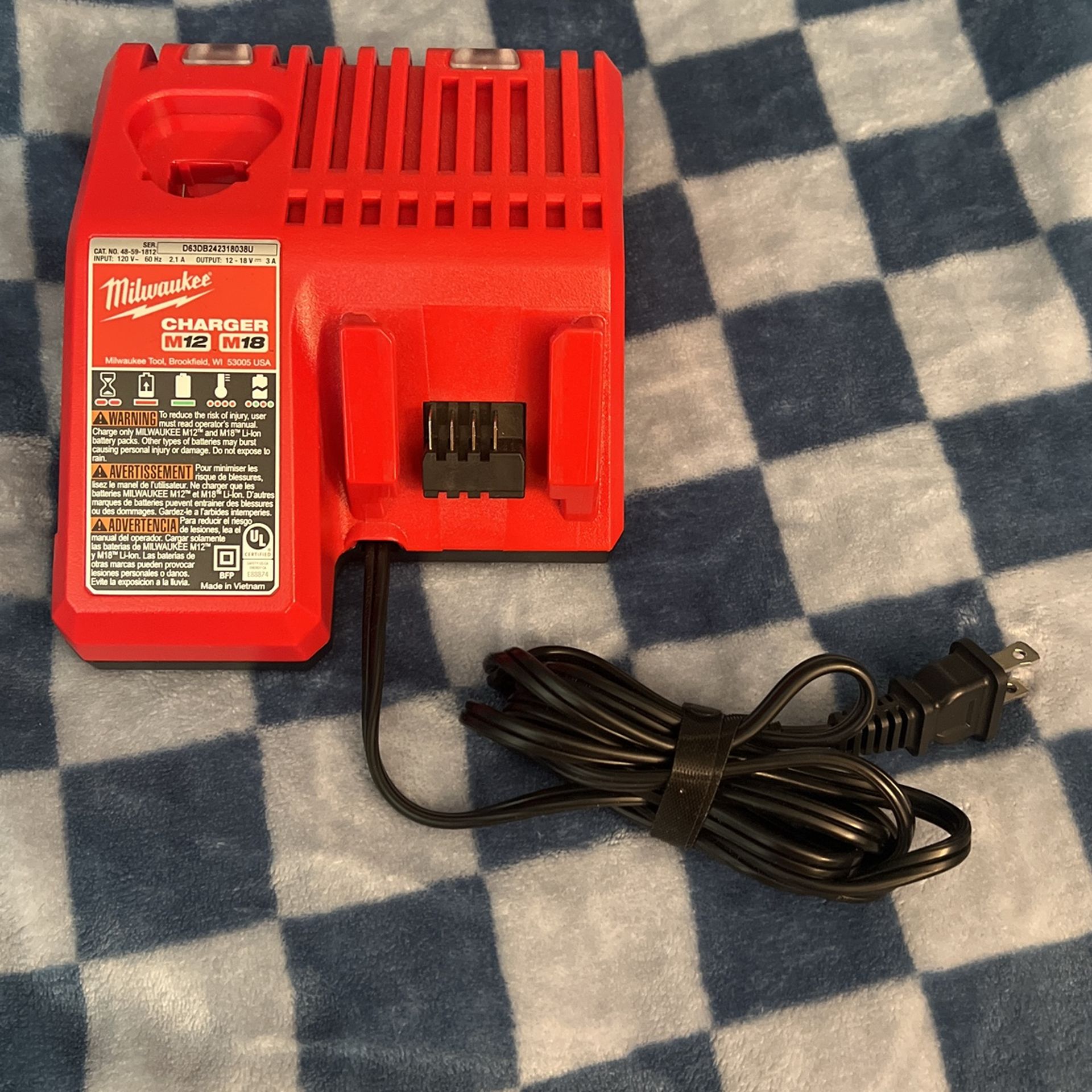 Milwaukee 12v & 18v Charger NEW