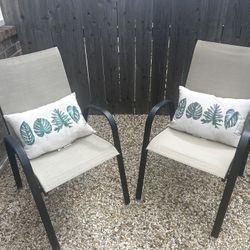 2 Patio Lawn Chairs 