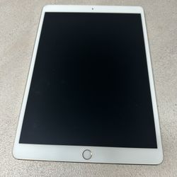 iPad Pro 10.5” - 64GB - Like New Condition