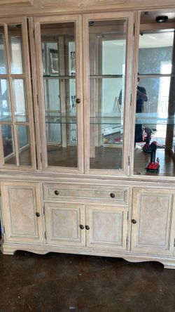 Free wardrobe for pickup