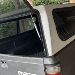 Snugtop Camper Shell