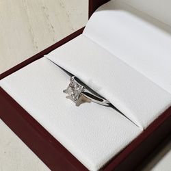 1 Carat Diamond Solitaire White Gold