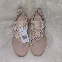 NEW ADIDAS WOMEN SHOES 