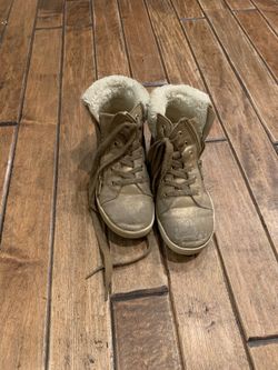Girls boots barely worn