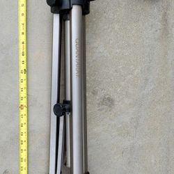 Tripod - Quantaray Titan - 2 QT 11-750 3Way Head 3 Section Tripod 26.25"-64.75" Heavy Duty • Tripods, Camera Accessories, Electronics, Tripod