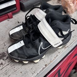 Nike Trout Baseball Cleats - 3.5 Y