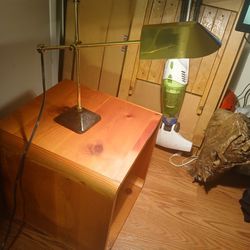 Articulating  Vin Tage Table Lamp