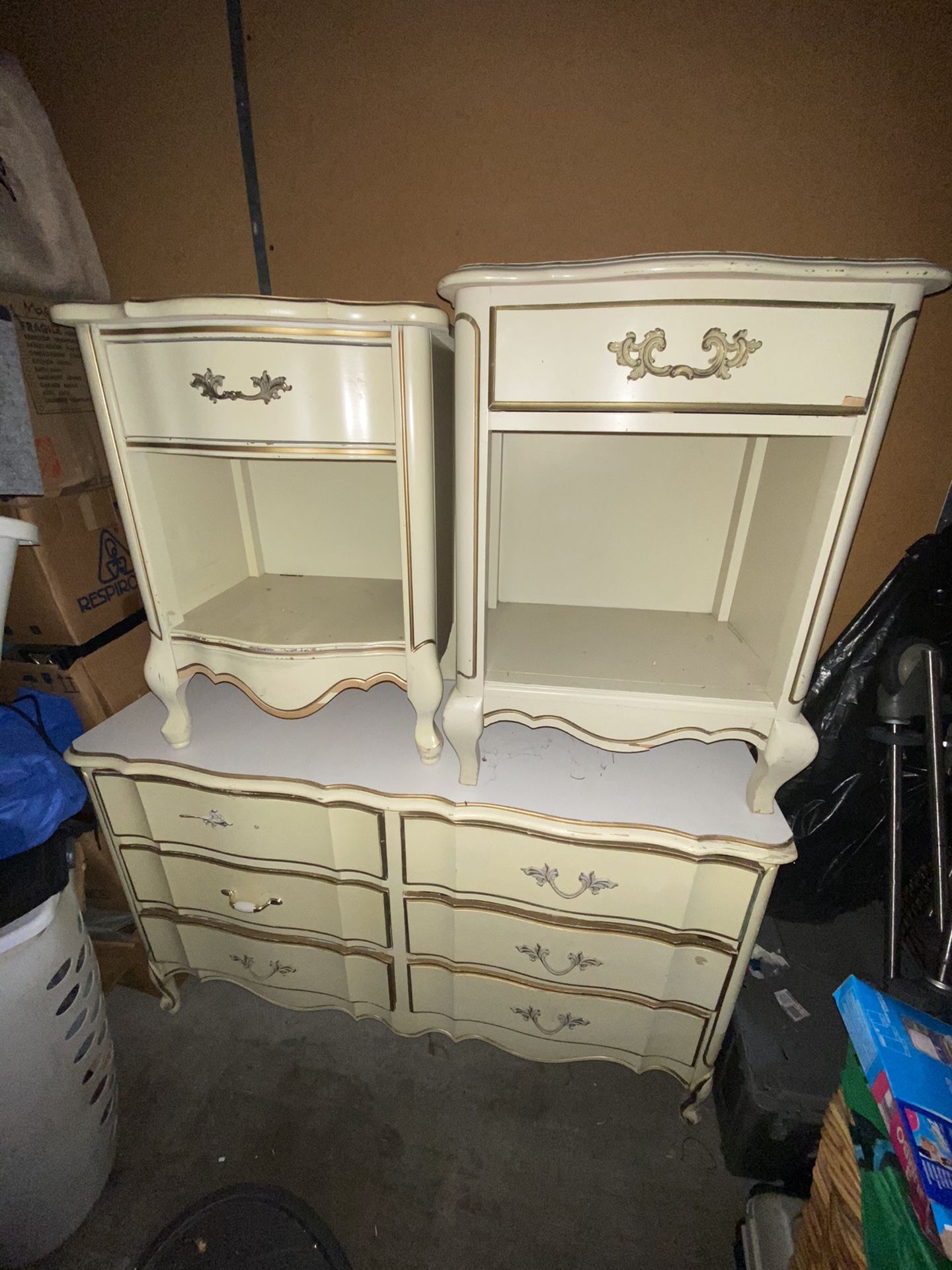 French Provincial Antique Bedroom Set 6 Drawer Dresser & 2 Night Stands