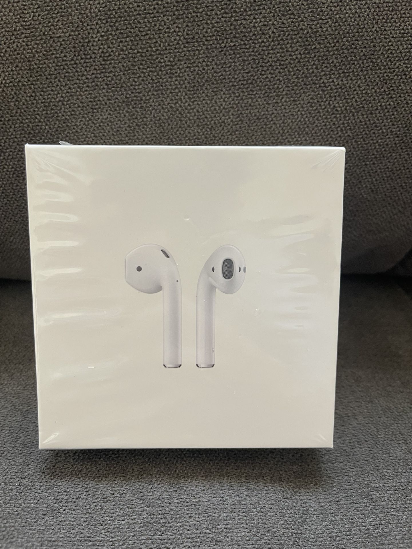 Airpods 2nd generation with charging case