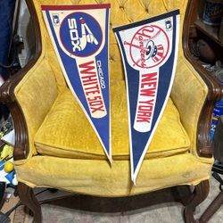 2 Vintage pennants ñ Monroeville 