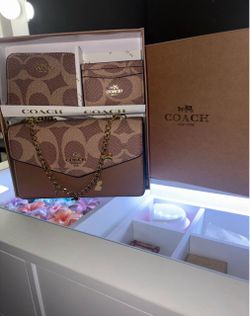 Coach Signature 3-Piece Gift Set