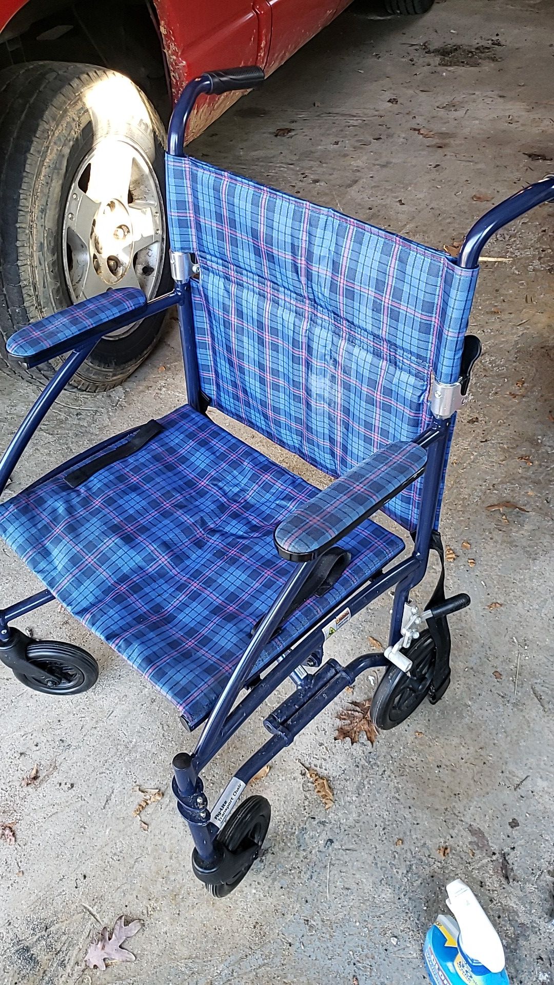 Free wheelchair with feet rests by drive