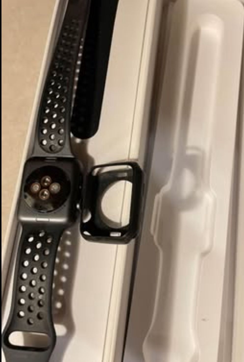 Series 3 Apple Watch + Extra Face 125$