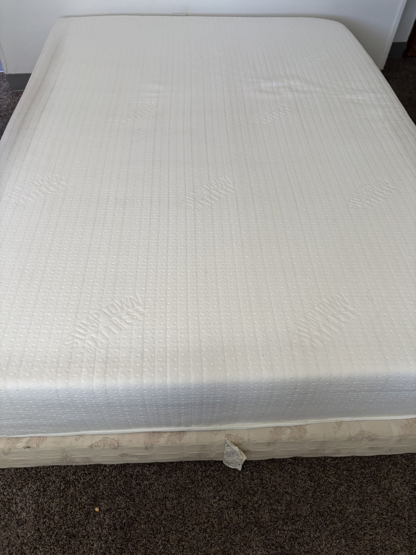Base + Colchón extra firme memory foam tamaño Queen