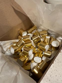 White and gold disc caps 24/410 lot of 45