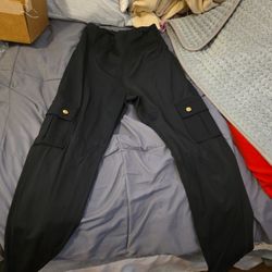 Black Pants With Pockets